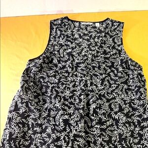 Country Road maxi dress black with a leaf print size 12 V-neck sleeveless